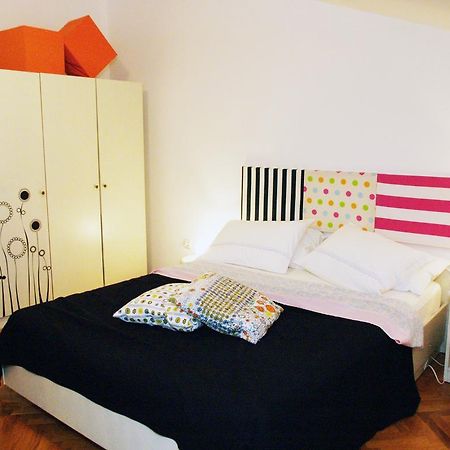 Family Friendly Apartments Pula Cameră foto