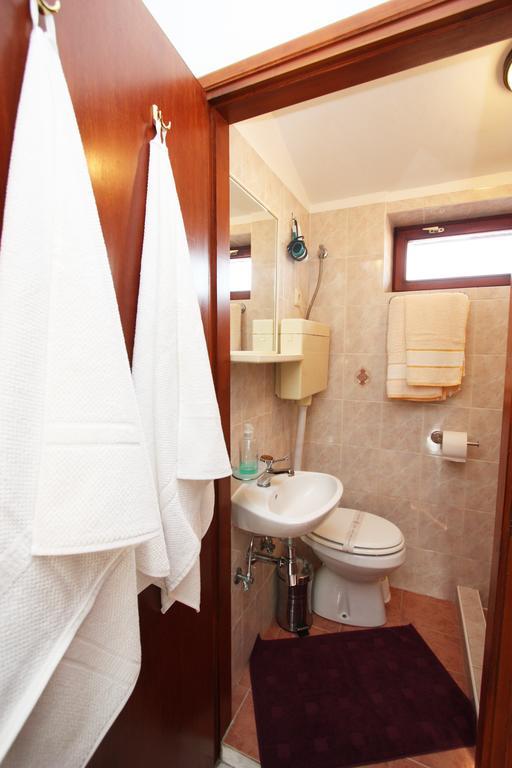 Family Friendly Apartments Pula Cameră foto